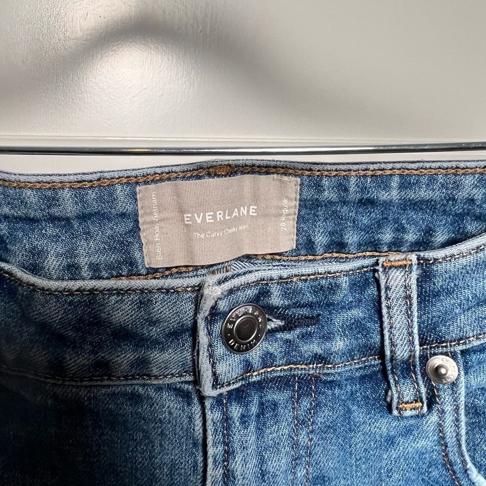 Everlane The Curvy Cheeky  Raw Hem Crop Denim (28) - Picture 5 of 6